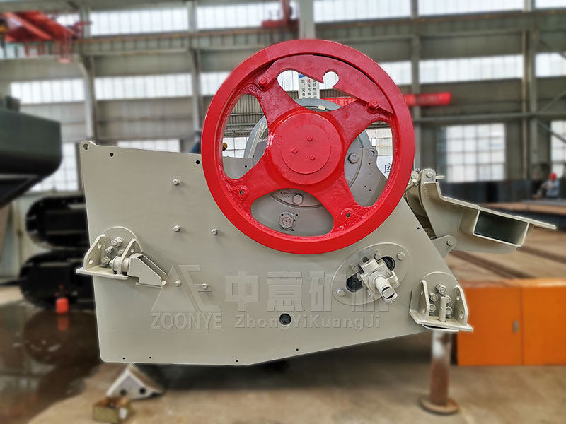 顎式破碎機(jī)車間實(shí)拍