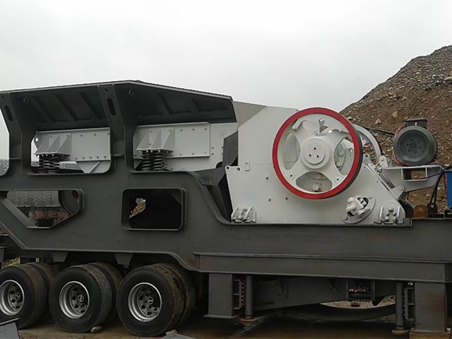 時(shí)產(chǎn)500噸花崗巖移動(dòng)制砂生產(chǎn)線設(shè)備安裝現(xiàn)場