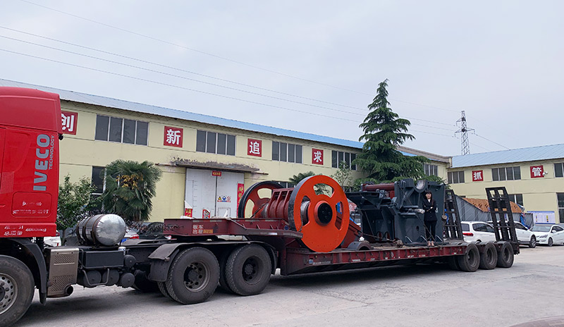 鄂式破碎機發(fā)貨