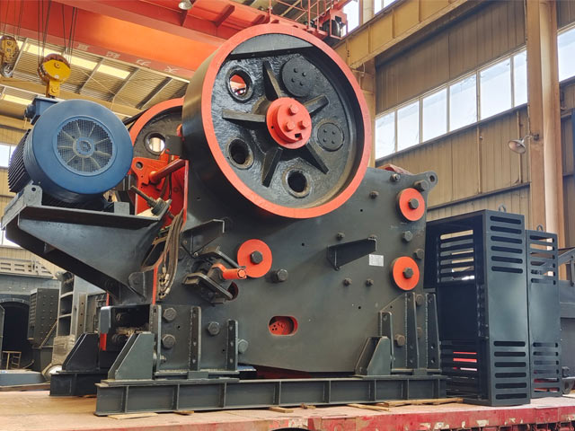 再掀砂石狂潮！中意JC110顎式破碎機(jī)裝載發(fā)貨