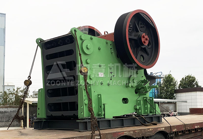 顎式破碎機(jī).jpg 顎式破碎機(jī)